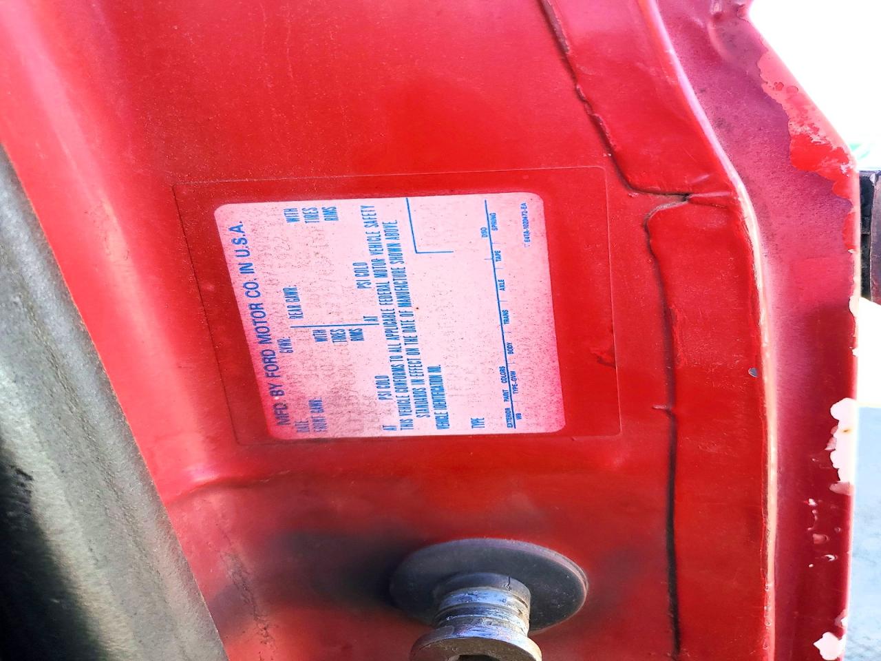 1985 Ford F250 Red vin: 1FTHF2614FPB38556