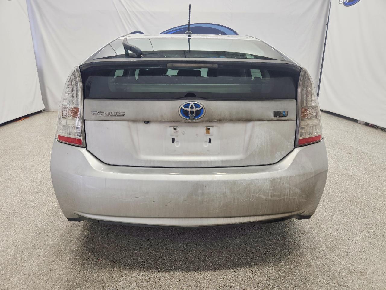 2010 Toyota Prius V Silver vin: JTDKN3DU5A1058268