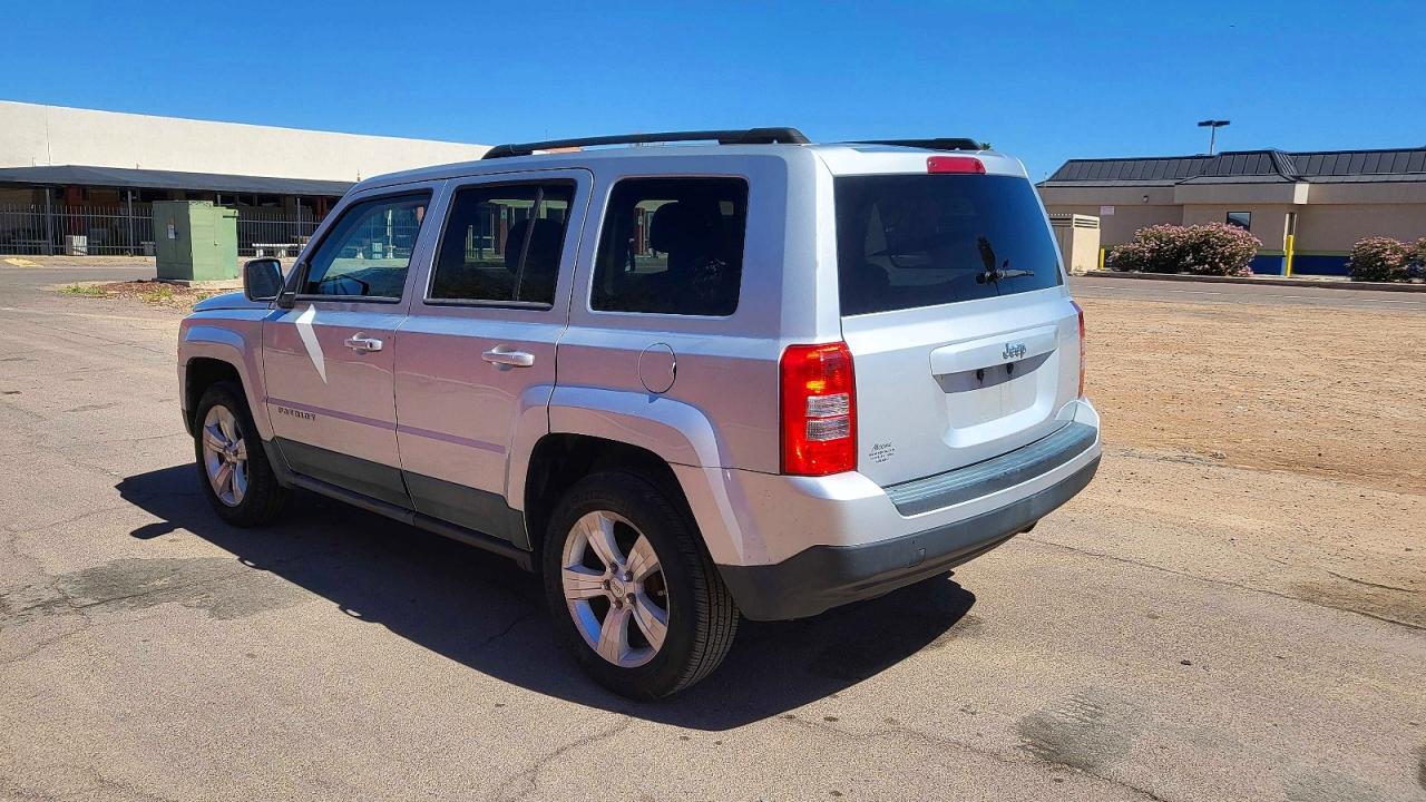 2011 Jeep Patriot Base Серебряный vin: 1J4NT1GBXBD165750