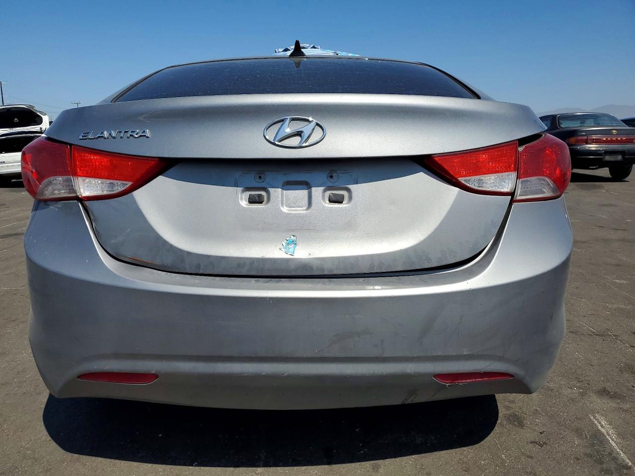 2012 Hyundai Elantra Gls Silver vin: KMHDH4AE5CU307197