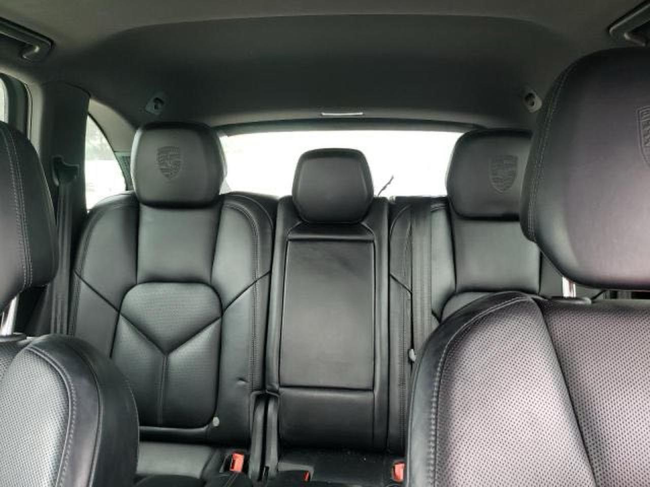 2017 Porsche Cayenne Blue vin: WP1AA2A20HKA80380
