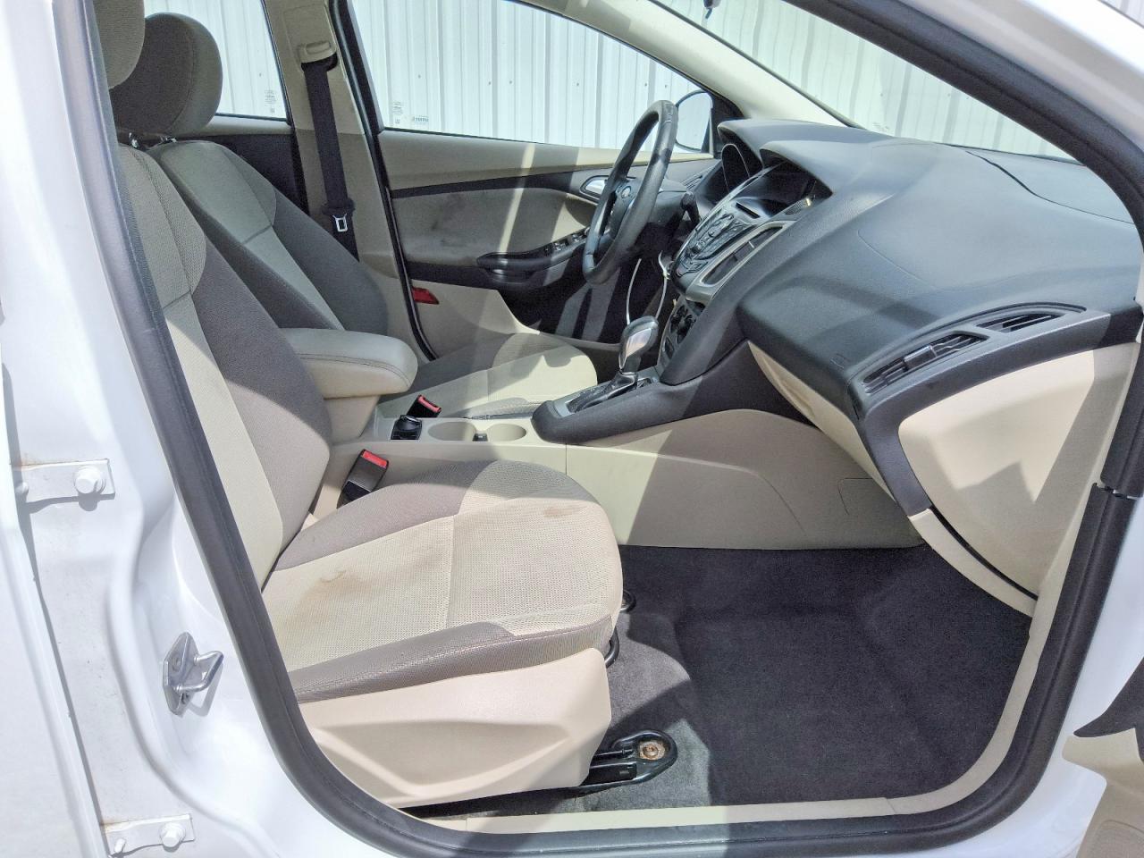 2014 Ford Focus Se White vin: 1FADP3F22EL345890