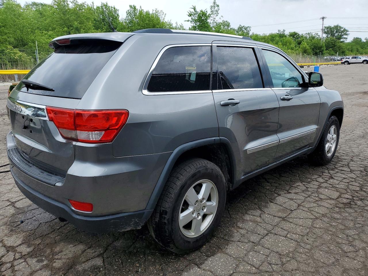 2013 Jeep Grand Cherokee Laredo Gray vin: 1C4RJFAG1DC612229