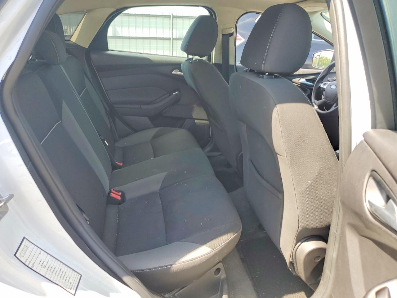 2014 Ford Focus Se White vin: 1FADP3K24EL334797