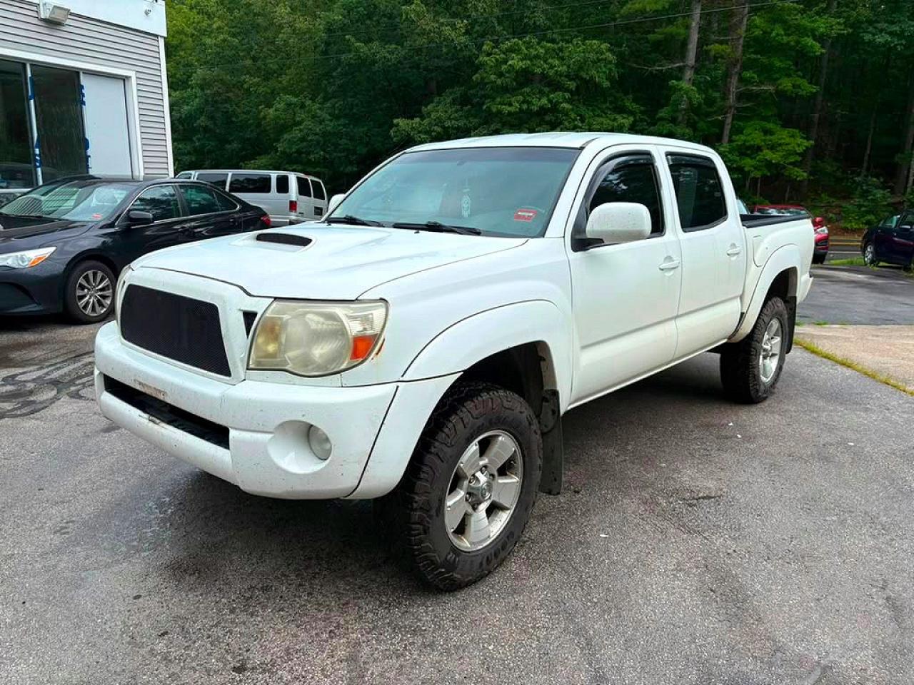 2010 Toyota Tacoma V6 White vin: 3TMLU4EN1AM053821