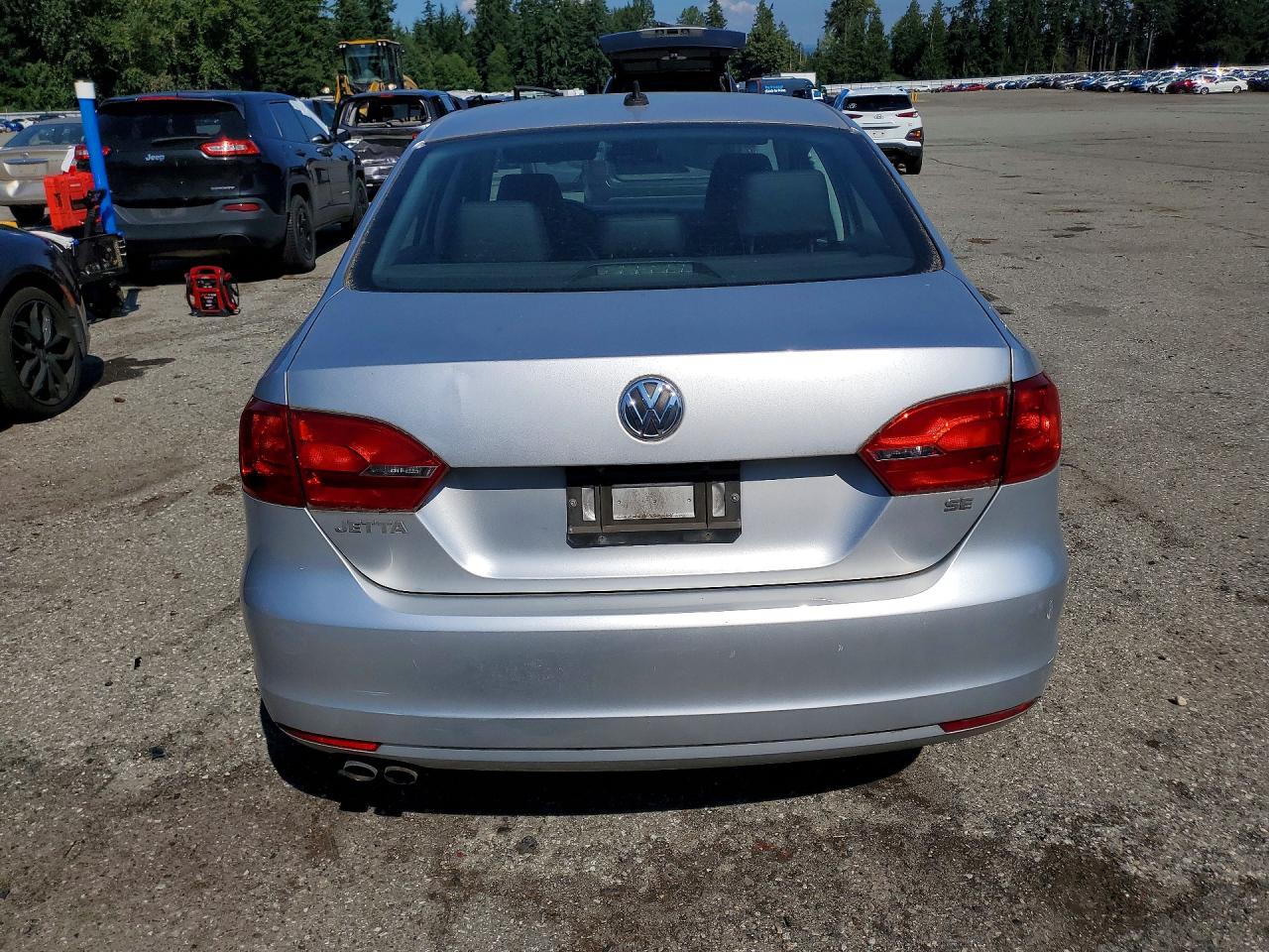 2014 Volkswagen Jetta Se Silver vin: 3VWD17AJ2EM303698