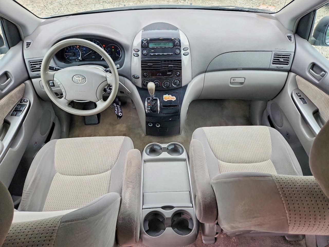 2010 Toyota Sienna Le 7-passenger Blue vin: 5TDKK4CC0AS318800