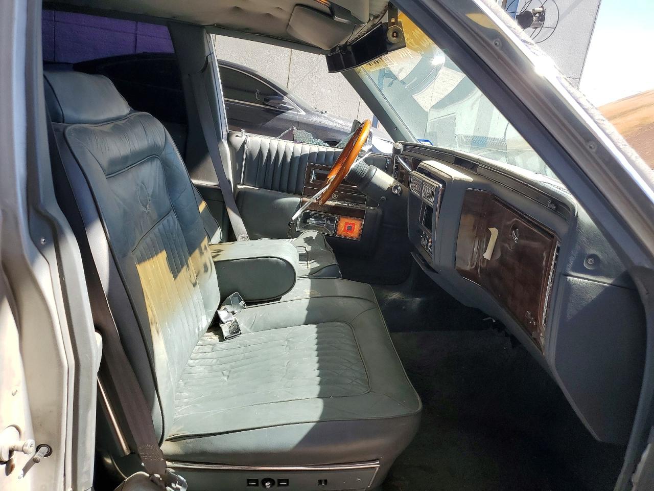 1989 Cadillac Brougham Gray vin: 1G6DW51Y7KR707034