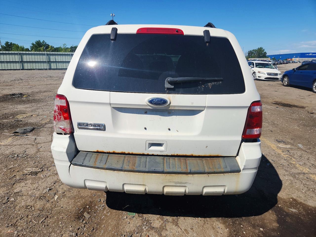 2010 Ford Escape Xlt White vin: 1FMCU0D72AKC65366