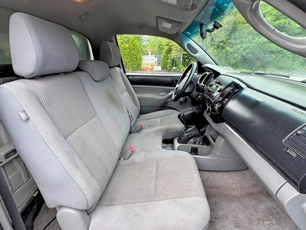 2009 Toyota Tacoma Base White vin: 5TENX22N09Z593104