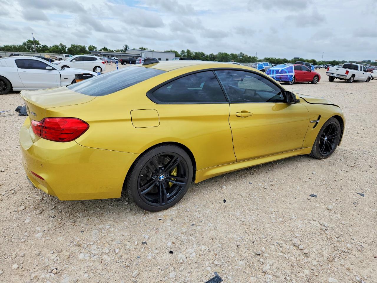 2015 Bmw M4 Yellow vin: WBS3R9C59FK331552
