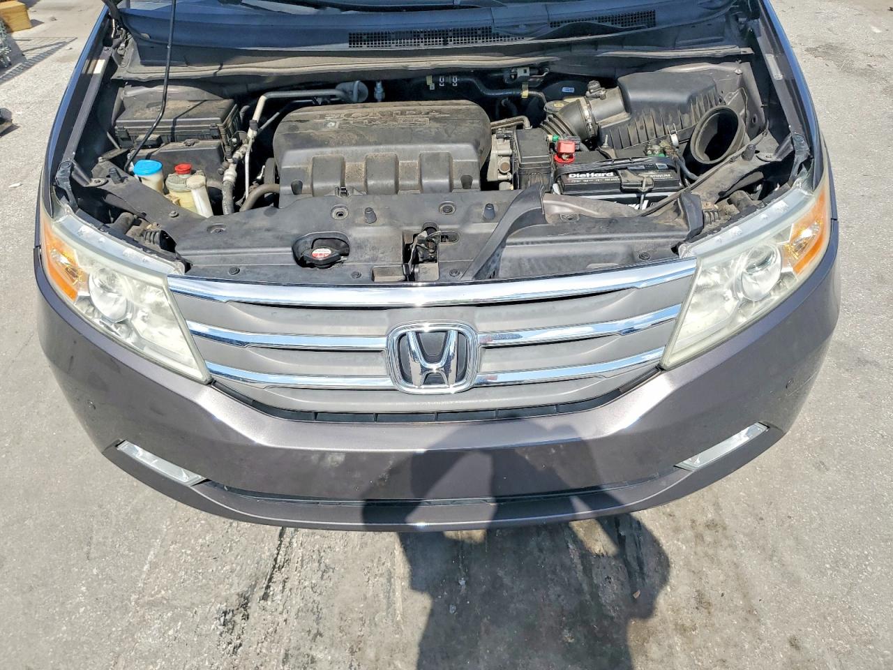 2012 Honda Odyssey Touring Gray vin: 5FNRL5H93CB130939
