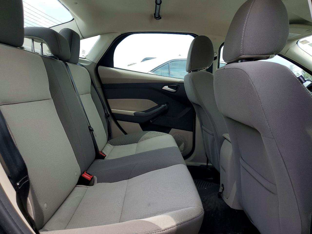 2014 Ford Focus Se Gray vin: 1FADP3F27EL107176