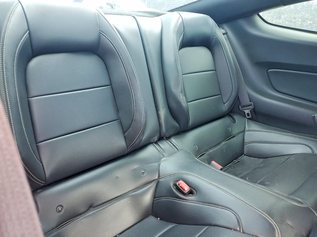 2015 Ford Mustang Оранжевый vin: 1FA6P8TH1F5398231