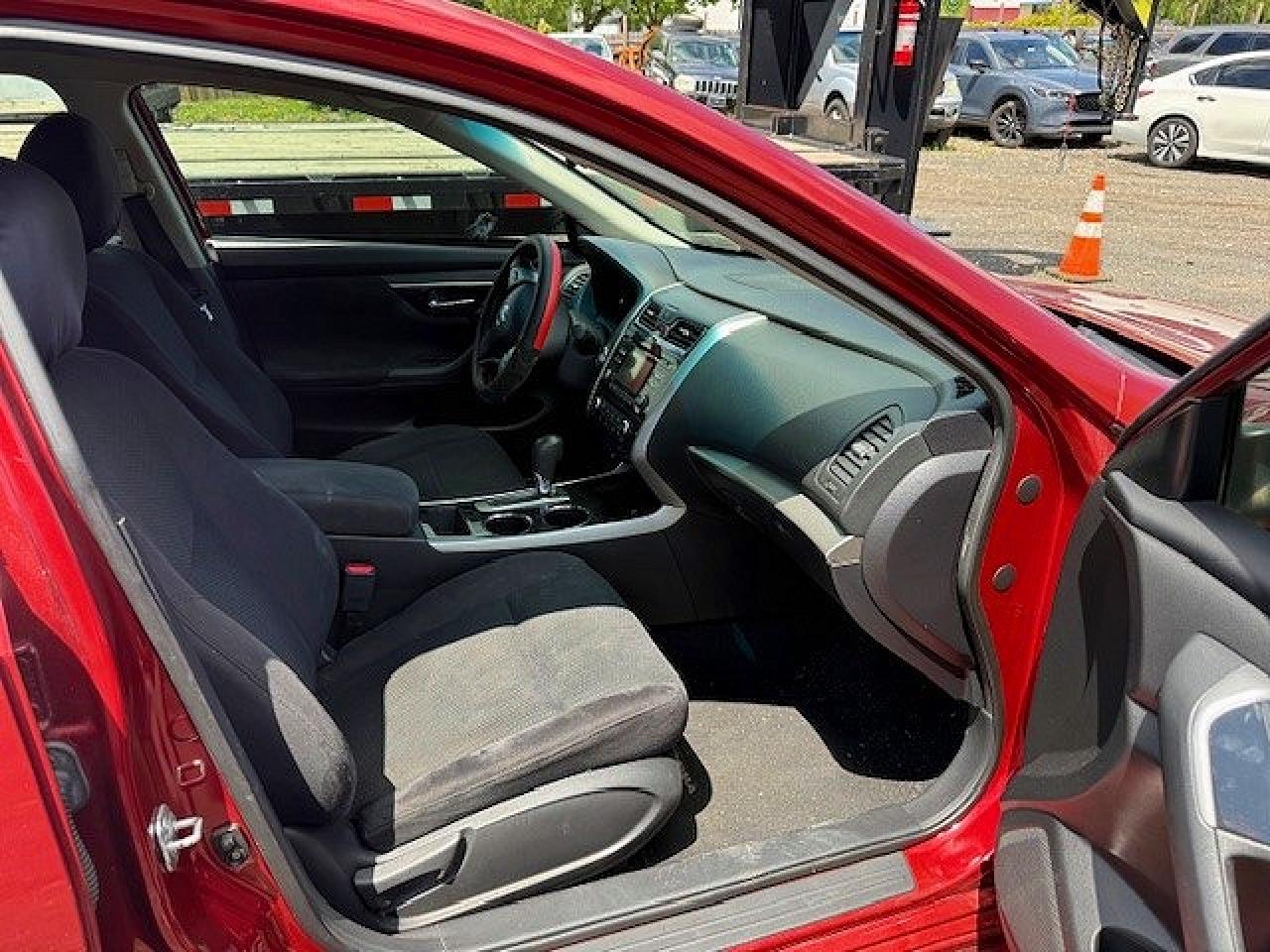 2014 Nissan Altima 2.5 S Red vin: 1N4AL3AP6EC321951