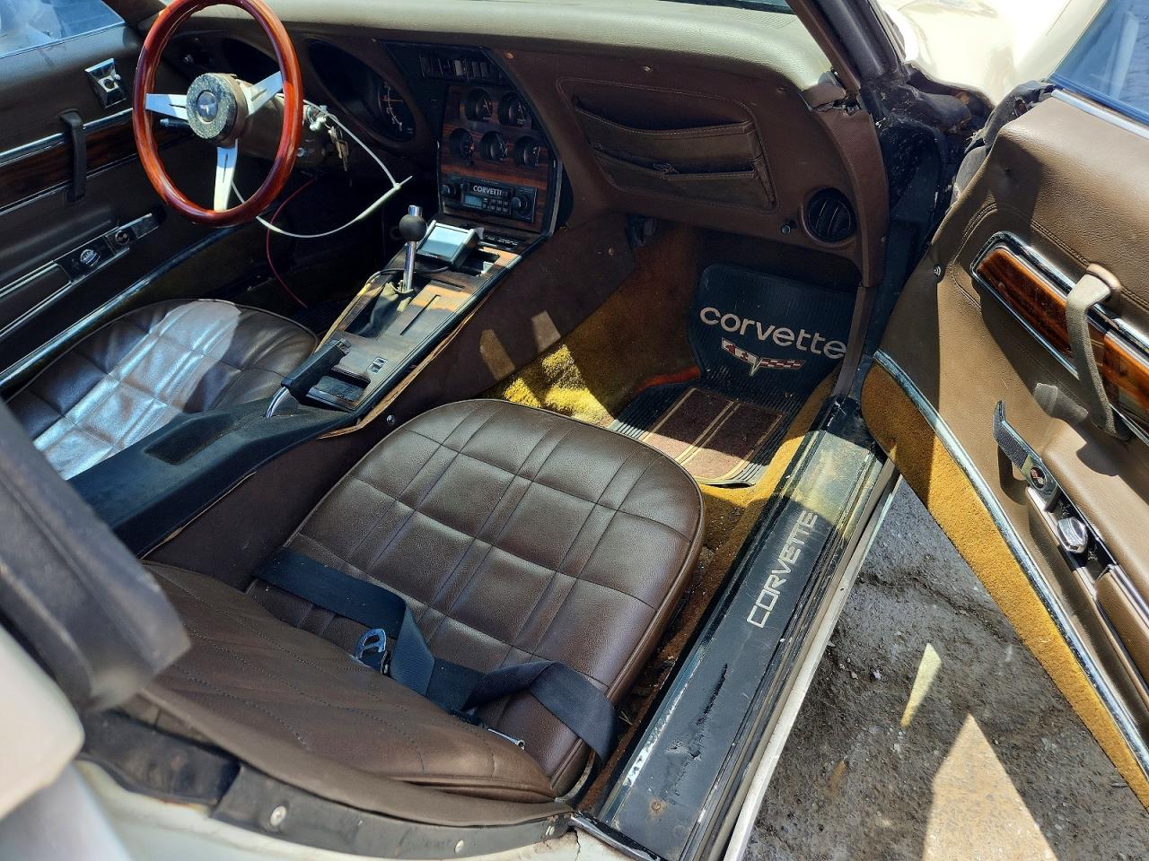 1977 Chevrolet Corvette White vin: 1Z37L7S438496
