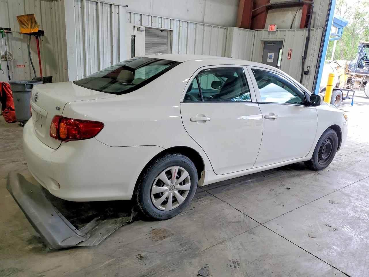 2010 Toyota Corolla Le White vin: 2T1BU4EE0AC460050