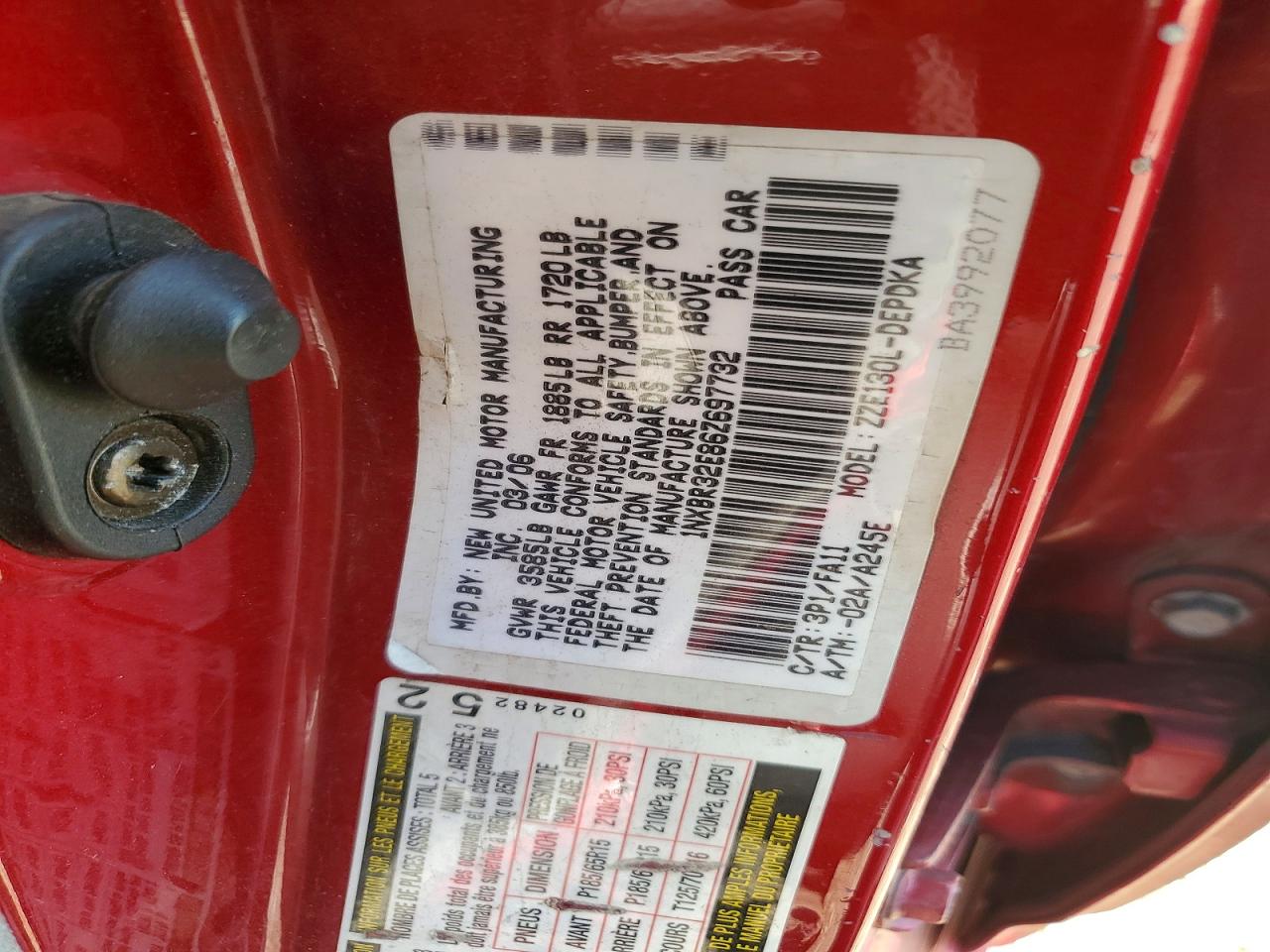 2006 Toyota Corolla Ce Red vin: 1NXBR32E86Z697732
