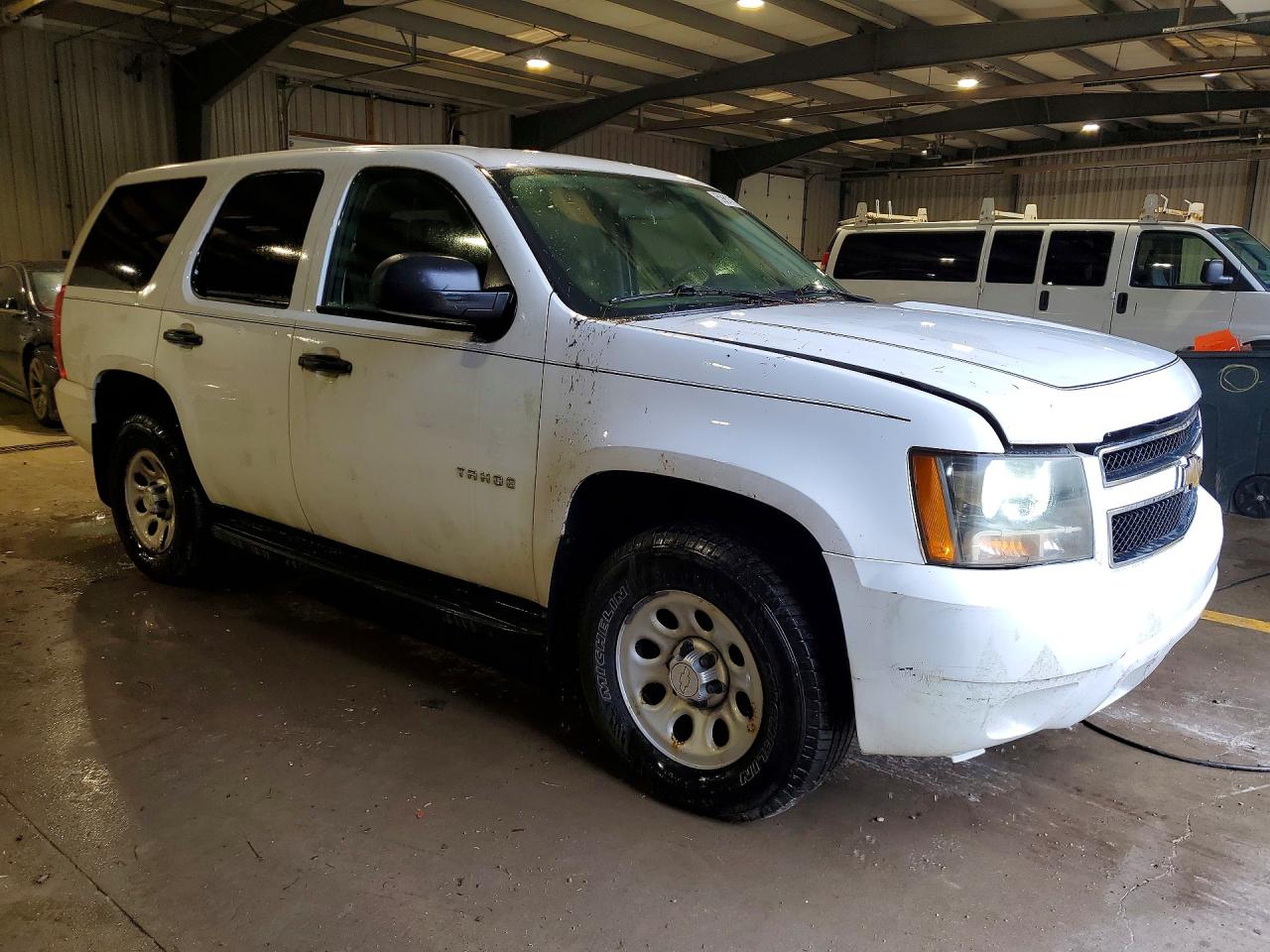 2010 Chevrolet Tahoe K1500 Ls White vin: 1GNUKAE01AR271132