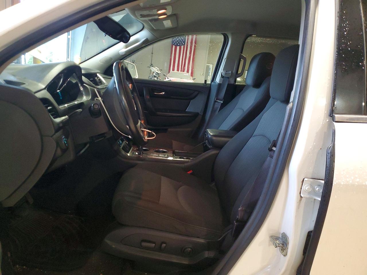 2014 Chevrolet Traverse Lt White vin: 1GNKVGKDXEJ337819