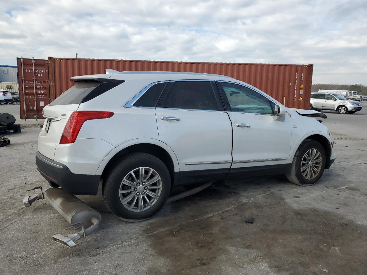 2018 Cadillac Xt5 Luxury Белый vin: 1GYKNCRS8JZ182473