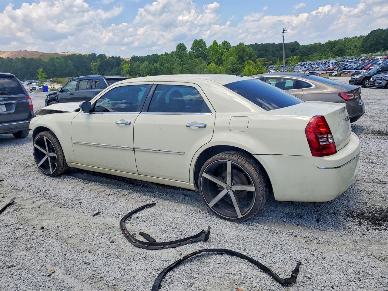 2010 Chrysler 300 Touring White vin: 2C3CA5CV9AH265970