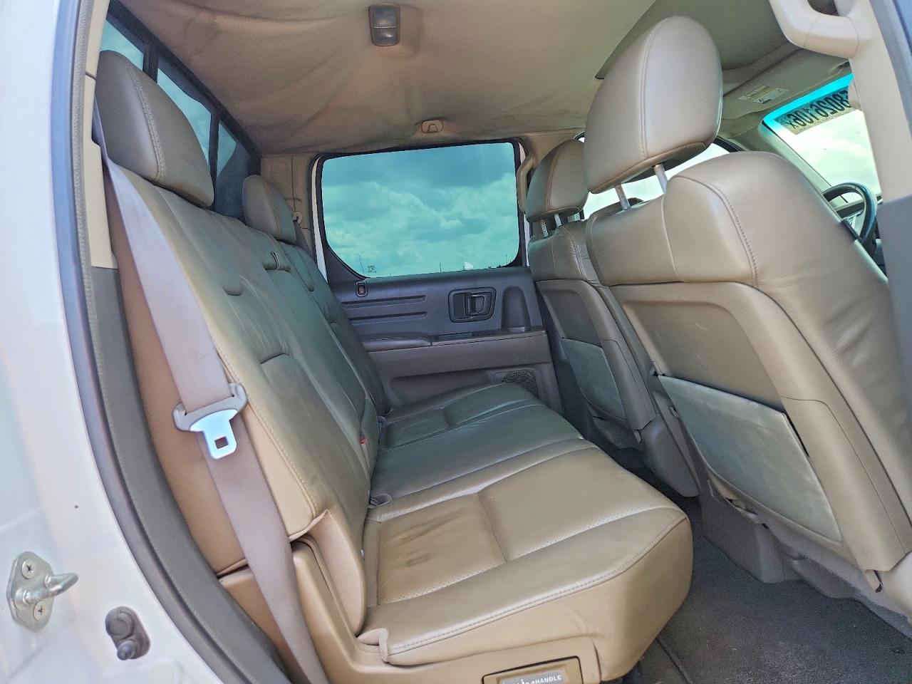 2008 Honda Ridgeline Rtl White vin: 2HJYK16518H538991