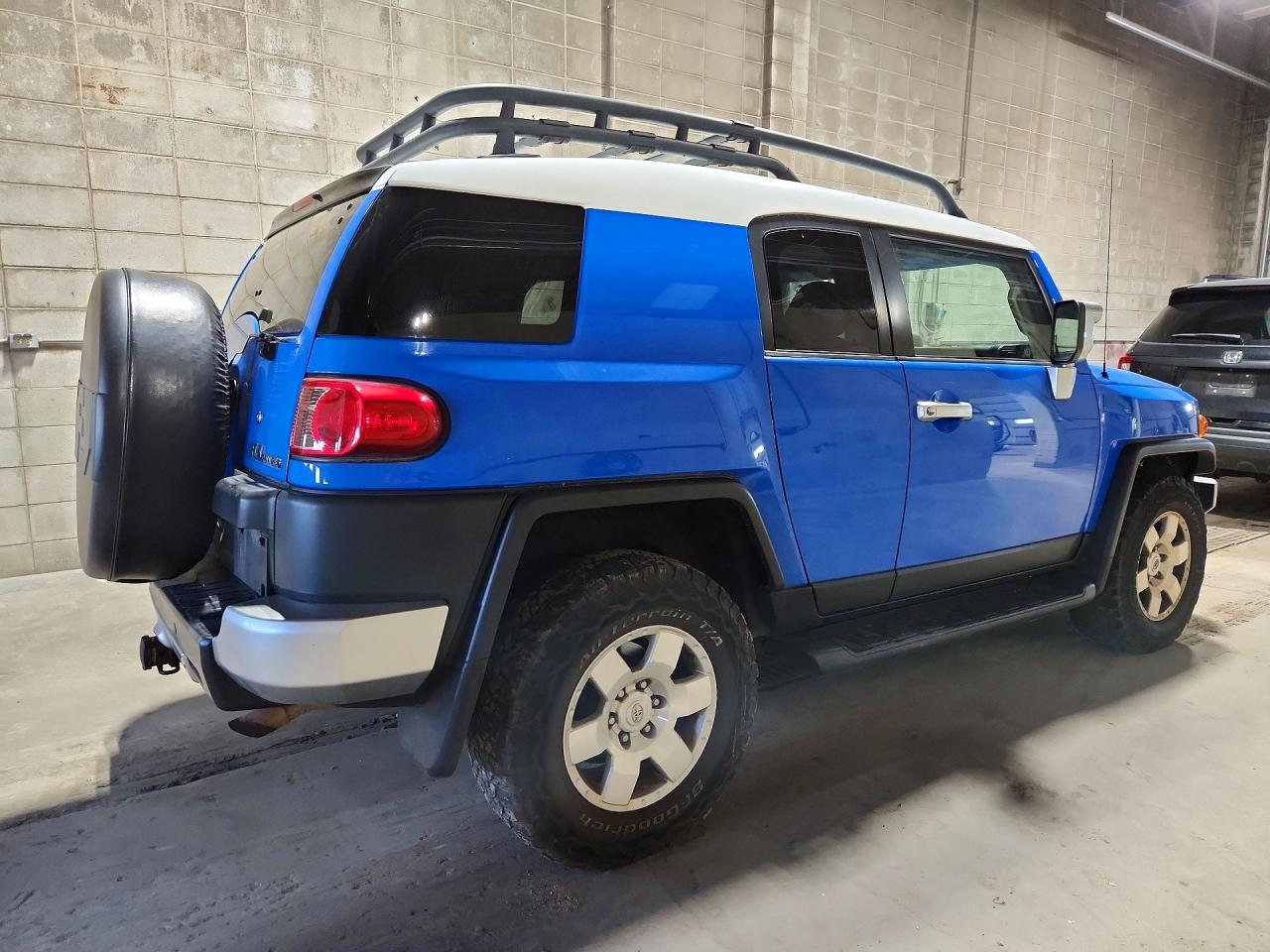 2007 Toyota Fj Cruiser Base Синий vin: JTEBU11F470009795