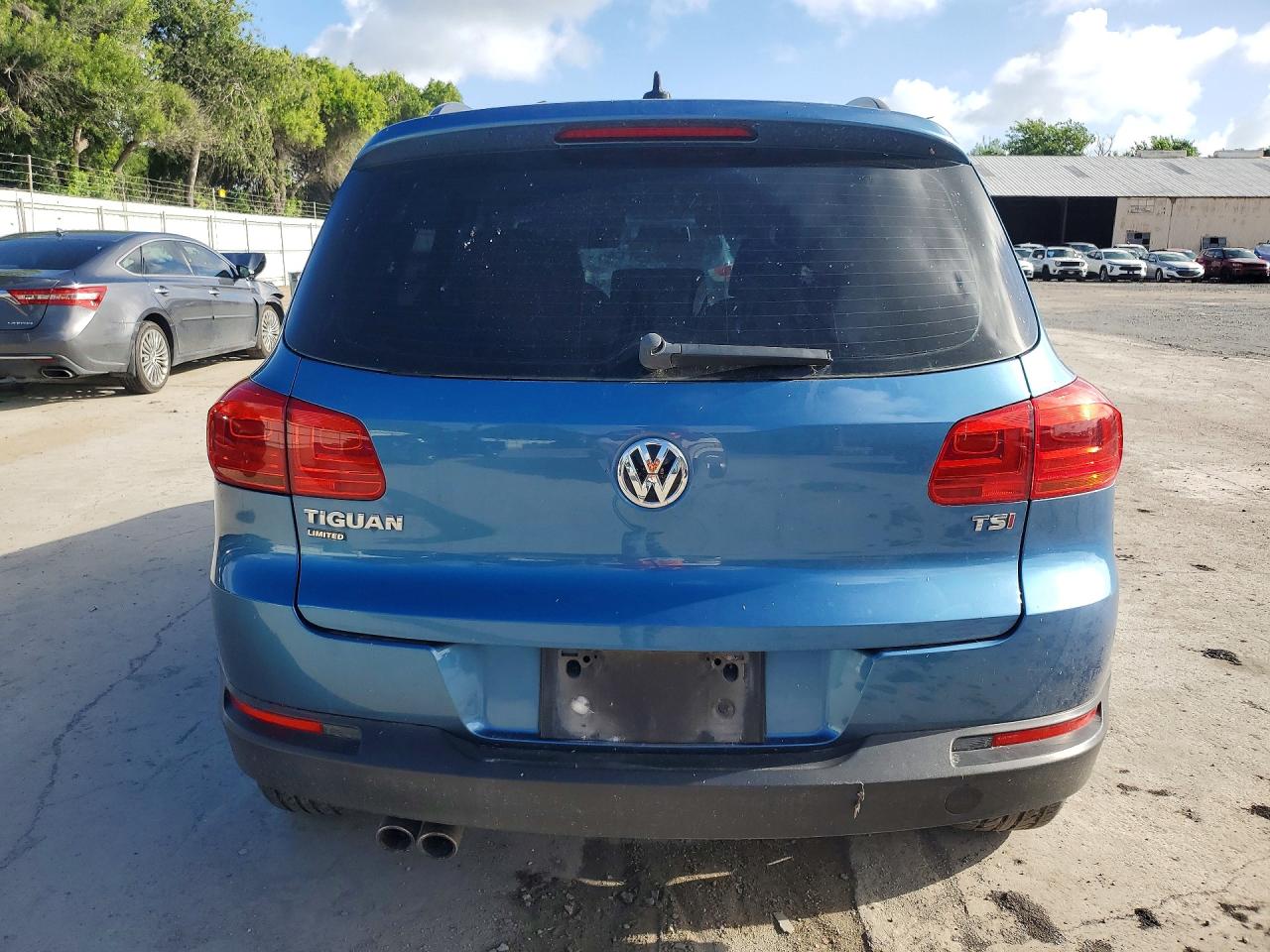 2017 Volkswagen Tiguan S Blue vin: WVGAV7AX8HK045466