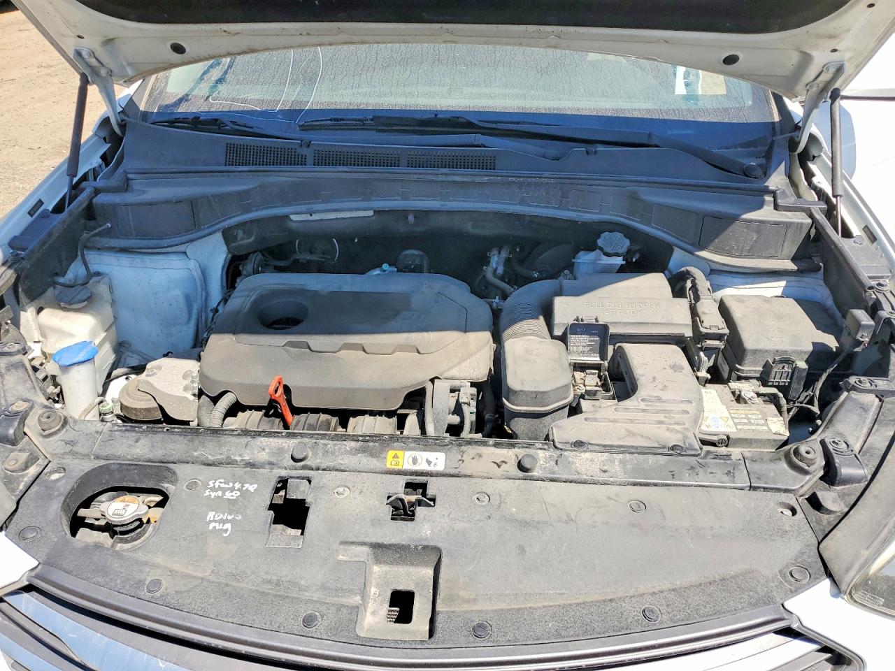 2018 Hyundai Santa Fe Sport 2.4l White vin: 5NMZTDLB9JH083495