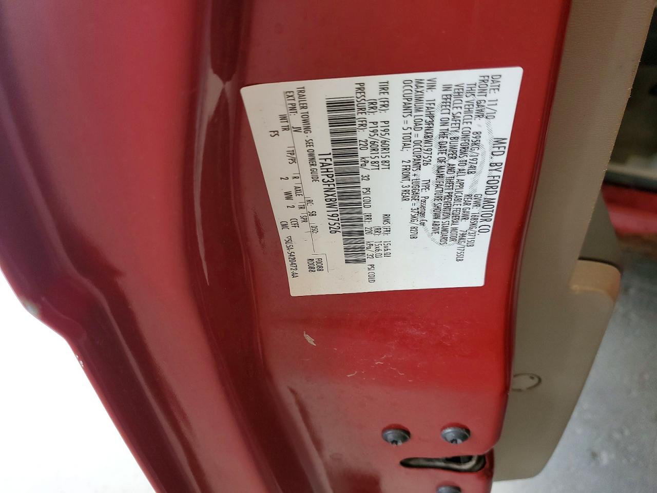 2011 Ford Focus Se Красный vin: 1FAHP3FNXBW197526