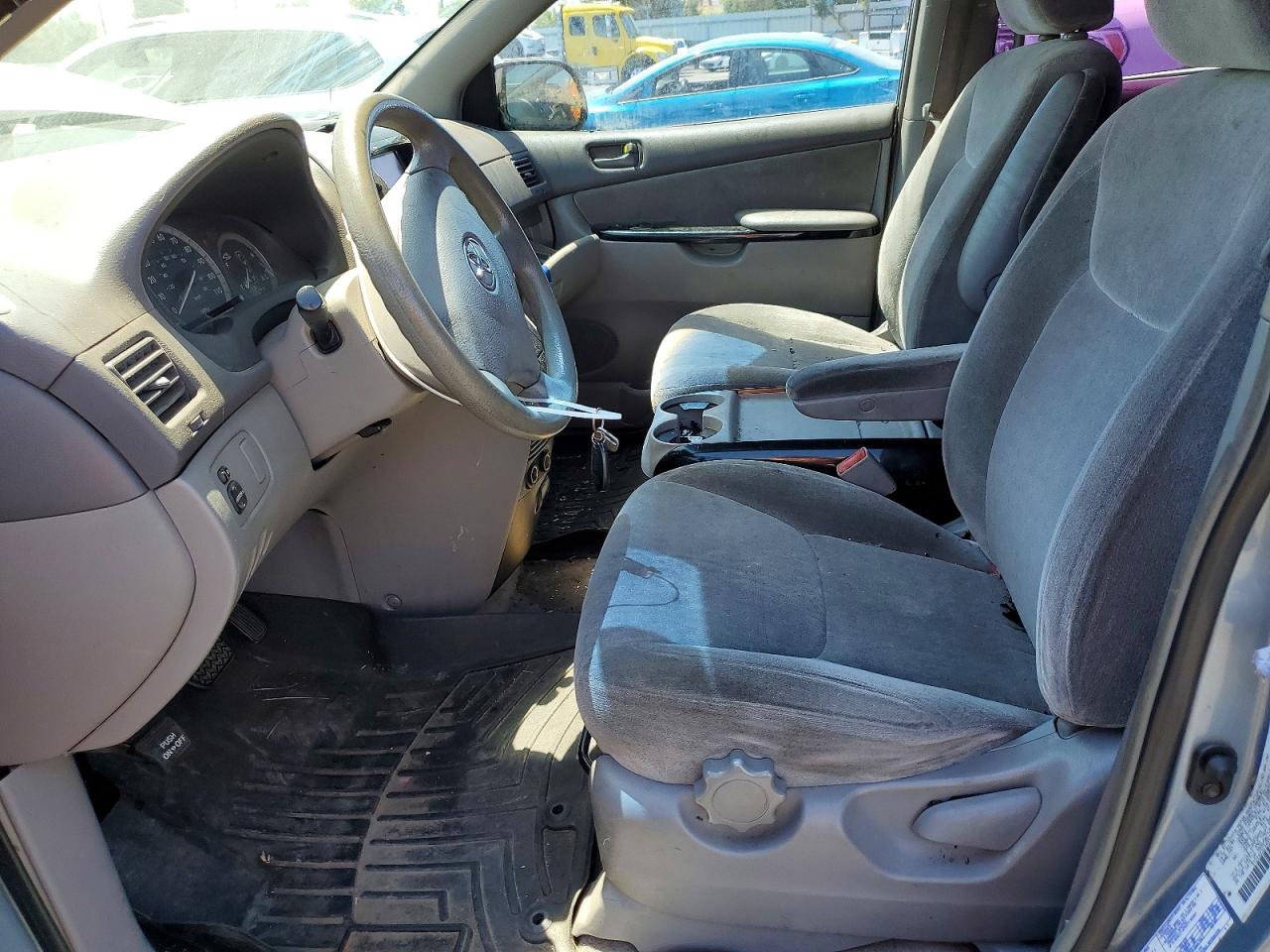 2004 Toyota Sienna Ce 8 Passenger Blue vin: 5TDZA23C34S138043