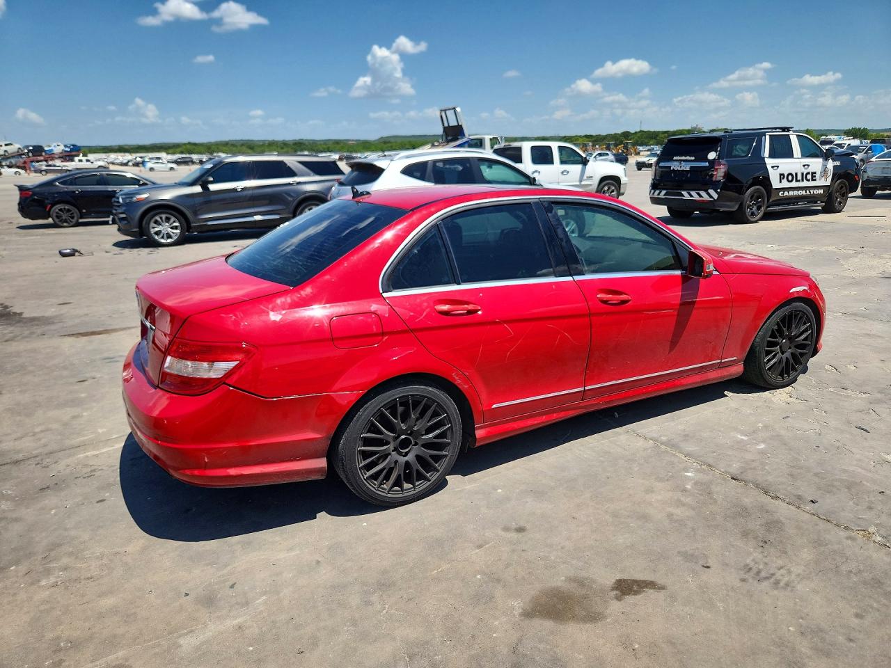 2011 Mercedes-benz C 300 Red vin: WDDGF5EB4BR183248