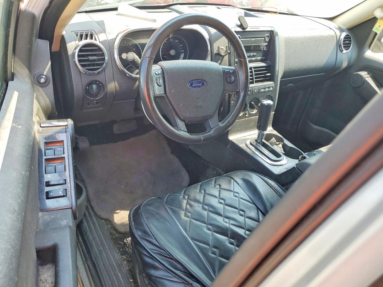 2010 Ford Explorer Xlt Silver vin: 1FMEU7DE9AUA28409