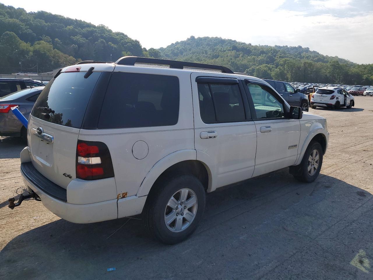 2008 Ford Explorer Xlt White vin: 1FMEU73E78UA65552