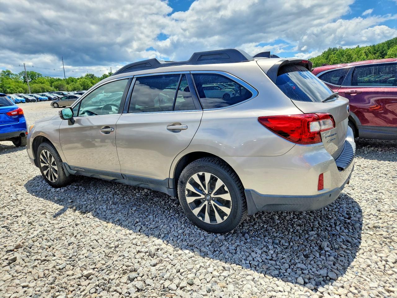 2017 Subaru Outback 2.5i Limited Silver vin: 4S4BSANC4H3221358