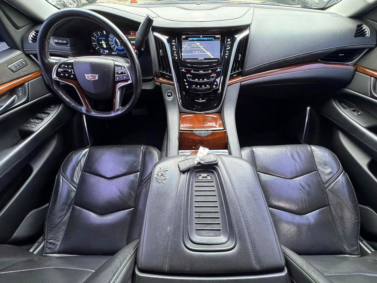 2019 Cadillac Escalade Luxury Черный vin: 1GYS4BKJ4KR364476
