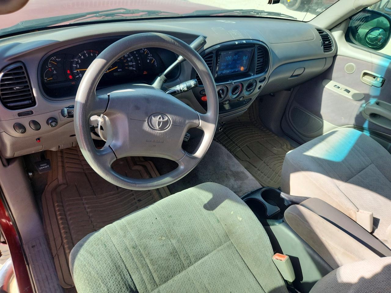 2000 Toyota Tundra Sr5 Red vin: 5TBRT3418YS014300