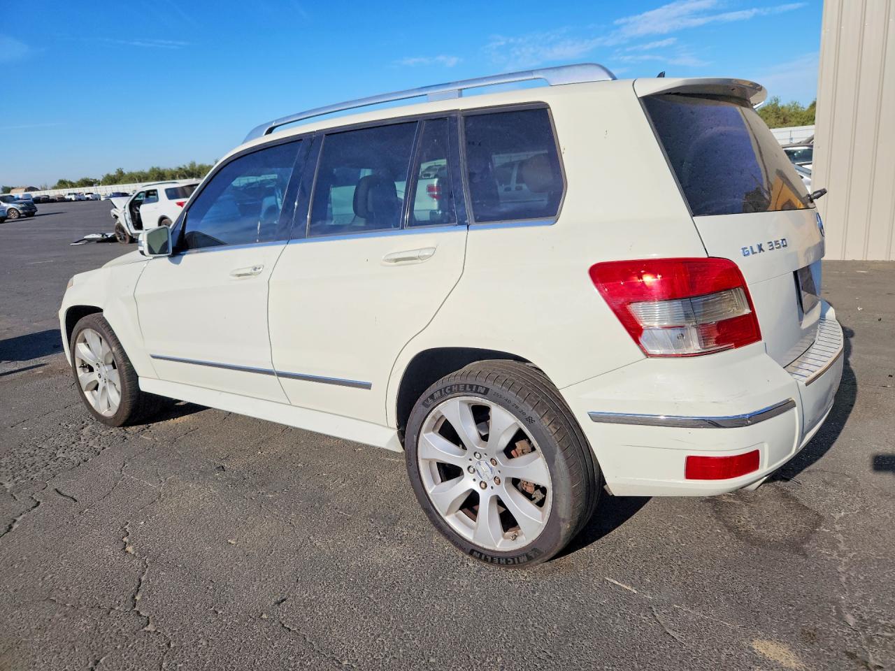 2010 Mercedes-benz Glk 350 White vin: WDCGG5GB6AF508657
