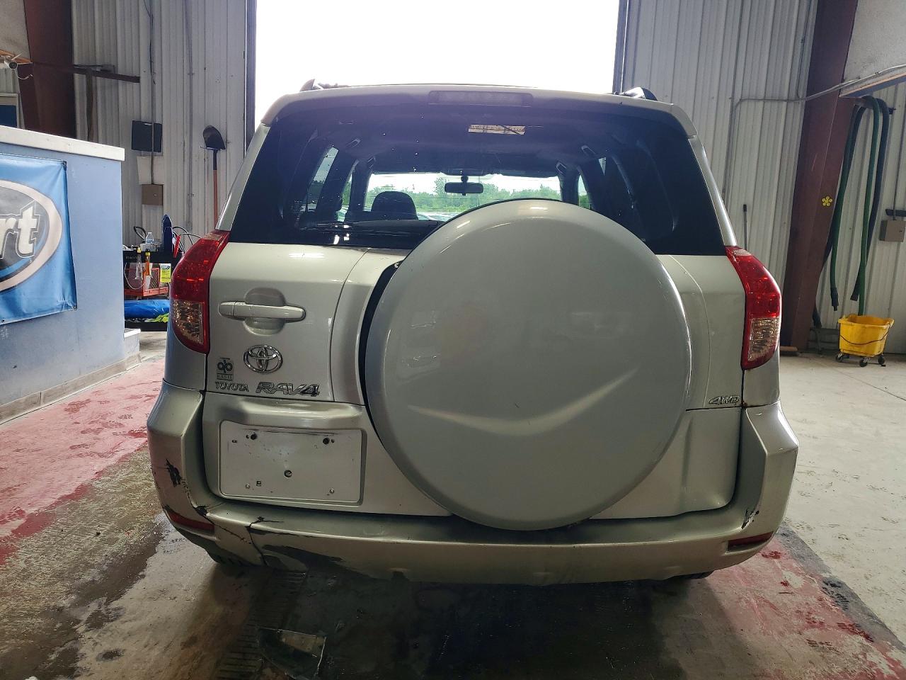 2007 Toyota Rav4 Base Серебряный vin: JTMBD33V575113803
