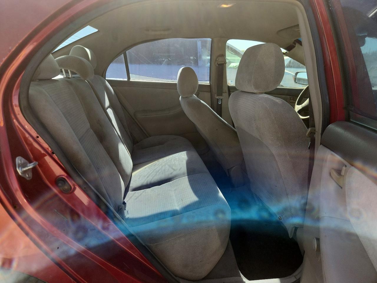 2005 Toyota Corolla Ce Red vin: JTDBR32E850053948