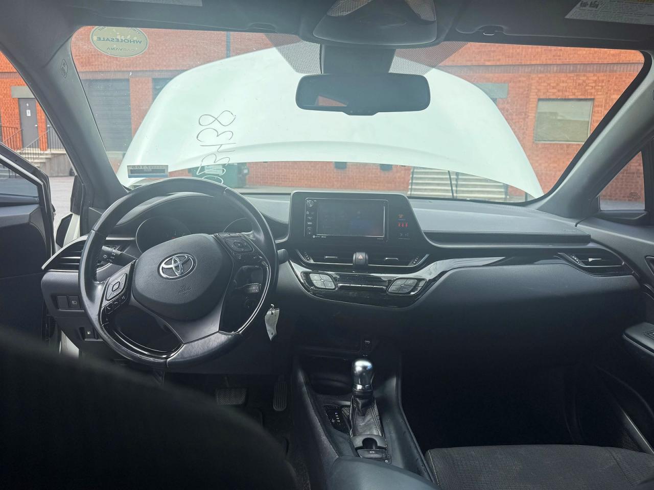 2018 Toyota C-hr Xle White vin: NMTKHMBX0JR023438