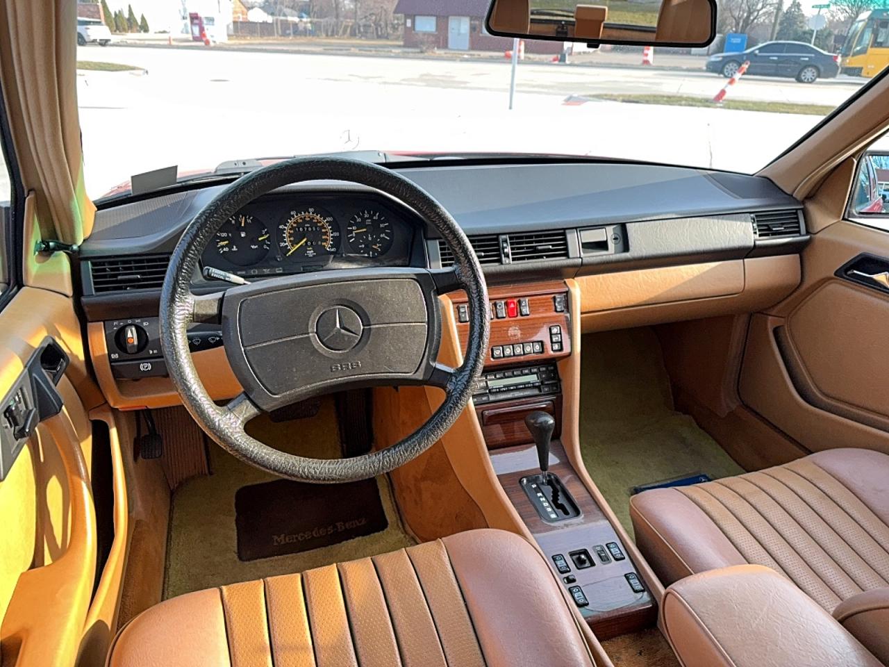 1987 Mercedes-benz 300 Tdt Red vin: WDBEB93D9HF024808