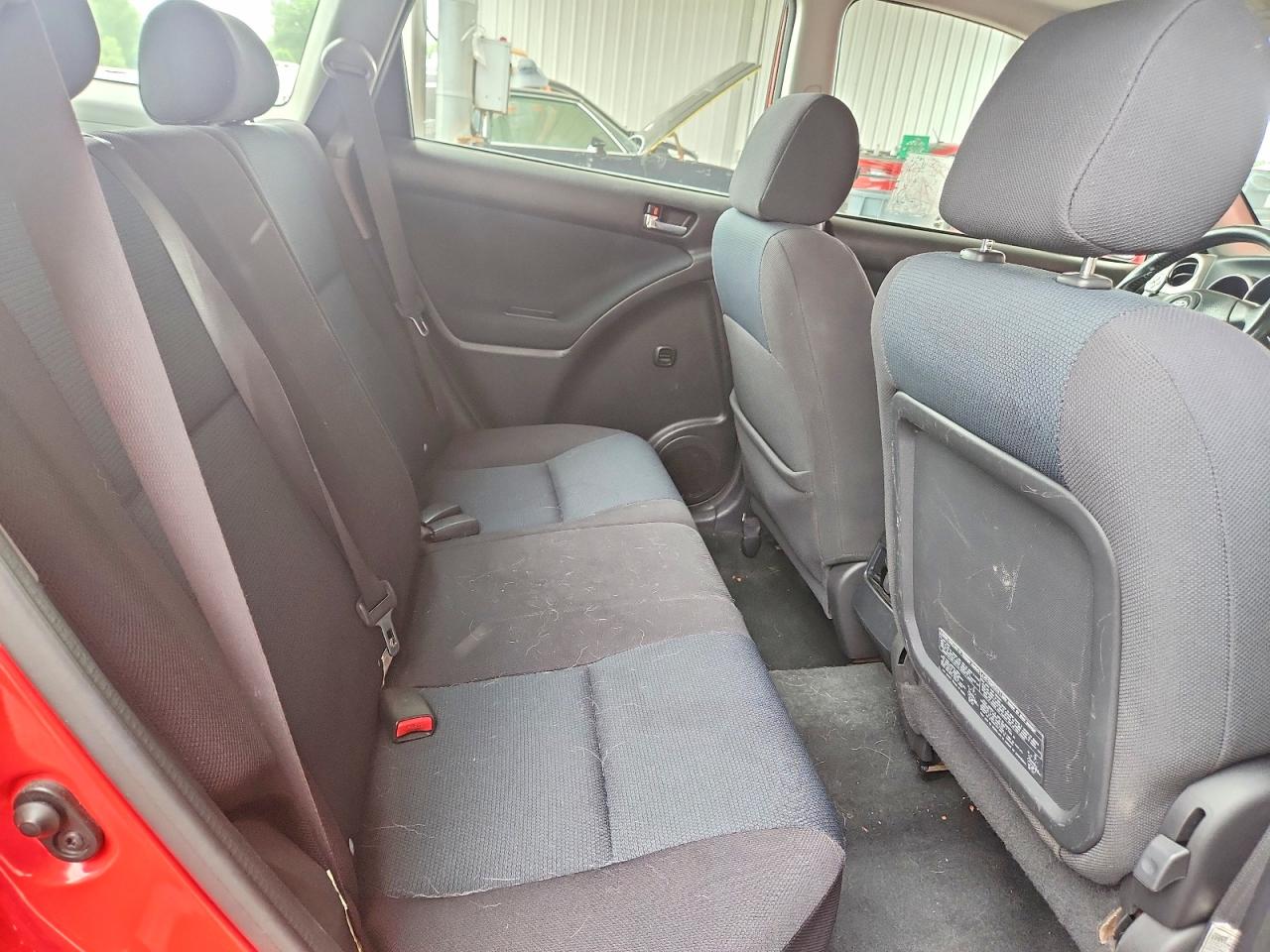 2007 Toyota Corolla Matrix Xr Red vin: 2T1KR32E67C652999