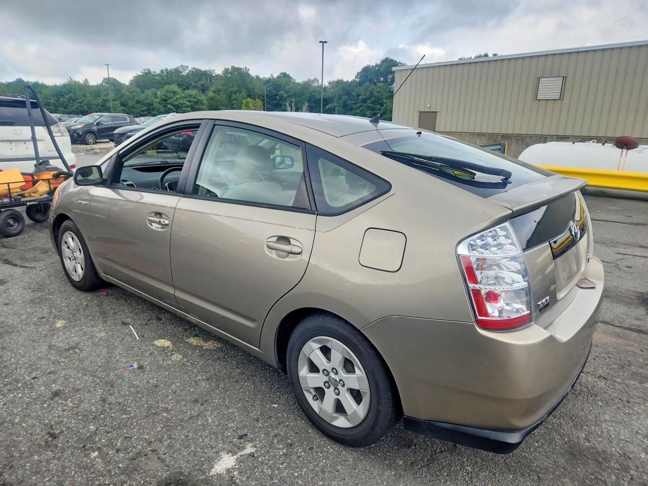 2006 Toyota Prius Base Gold vin: JTDKB20UX67081252