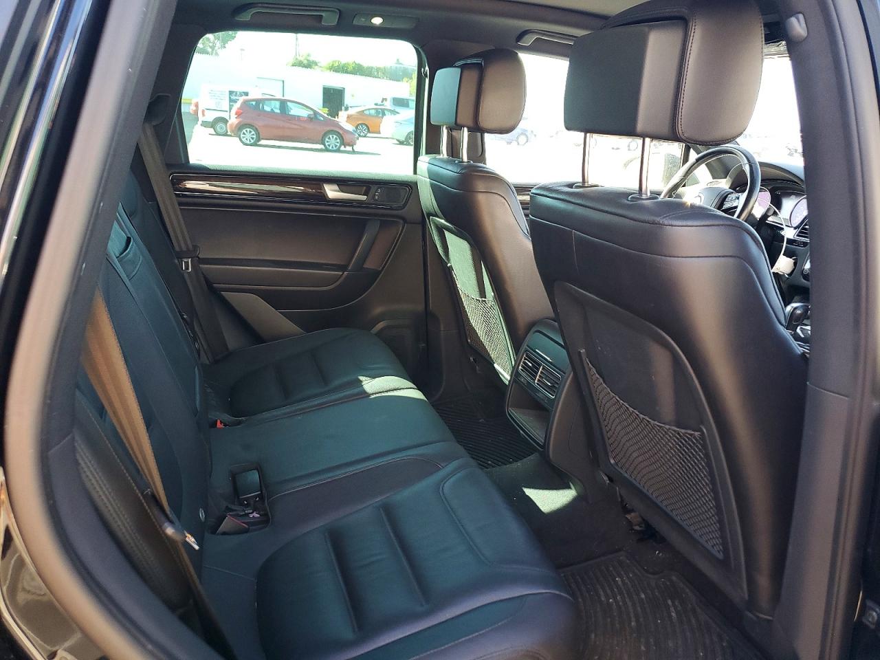 2014 Volkswagen Touareg V6 Tdi Black vin: WVGEP9BP5ED012298