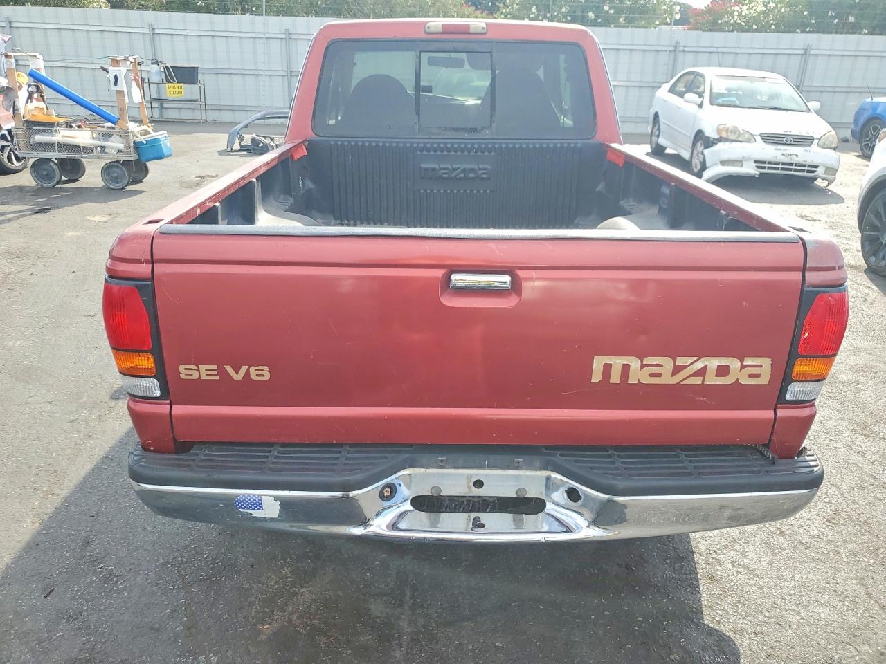 1998 Mazda B3000 Cab Plus Red vin: 4F4YR16U6WTM26086