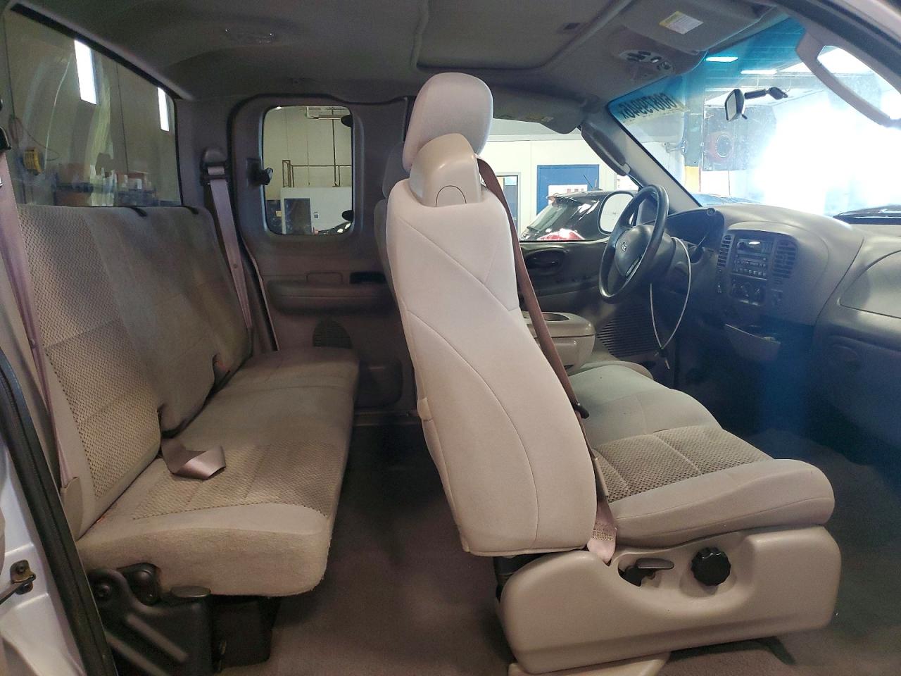 2002 Ford F150 Silver vin: 1FTRX18L02NC10062