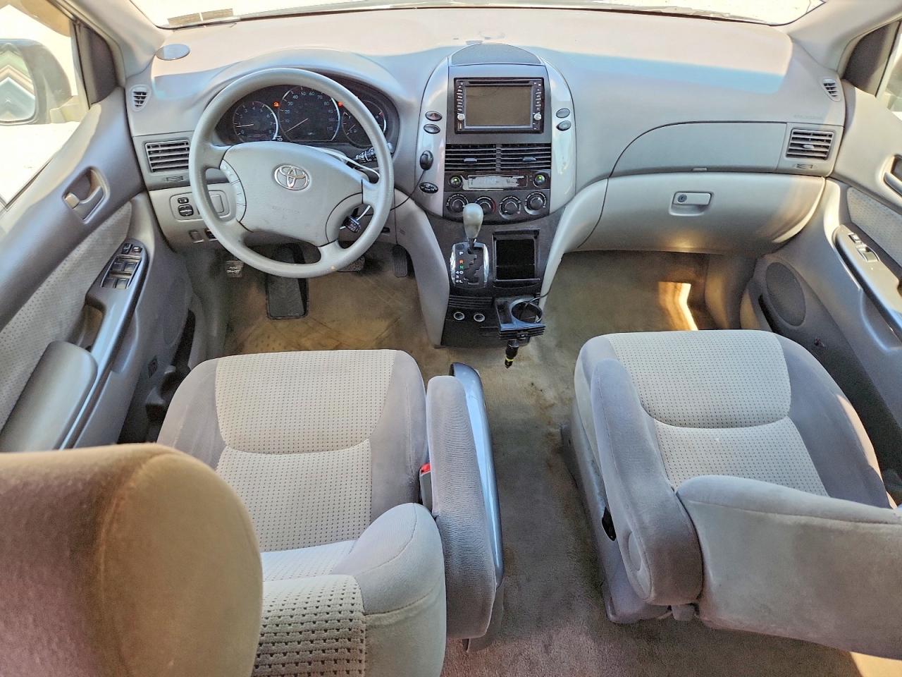 2009 Toyota Sienna Le 7-passenger Blue vin: 5TDZK23C69S245883