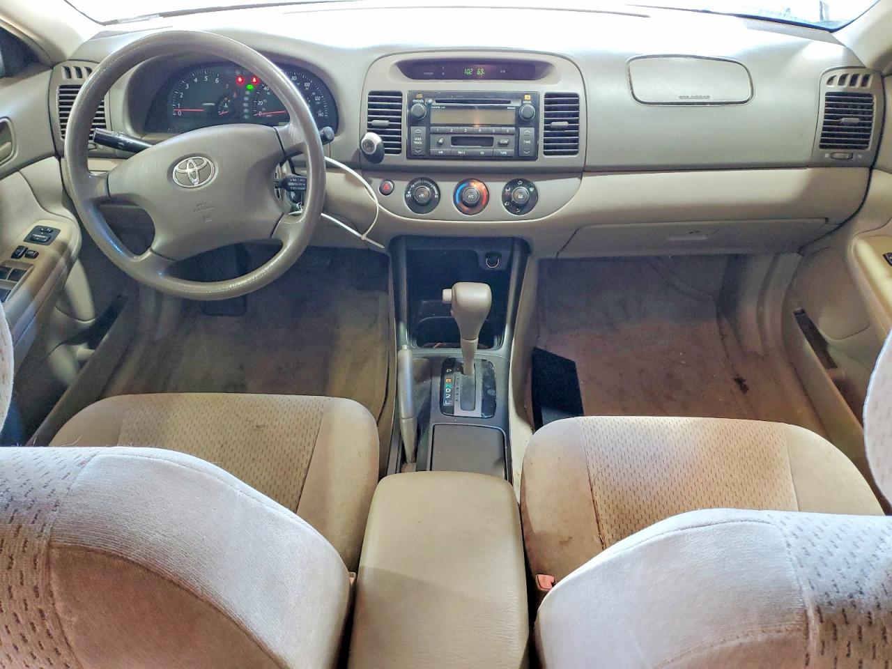 2002 Toyota Camry Le White vin: 4T1BE32K42U038266
